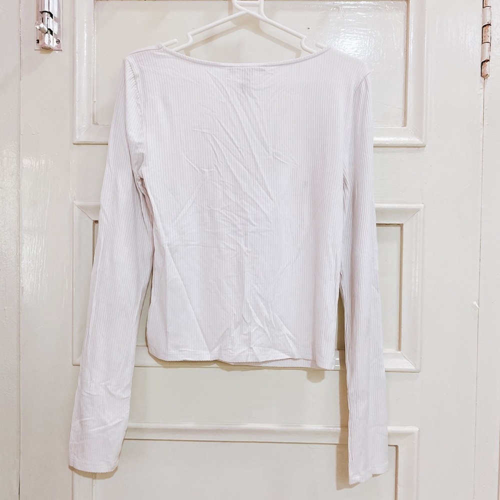 Forever 21 front neck top - Picture 4 of 4